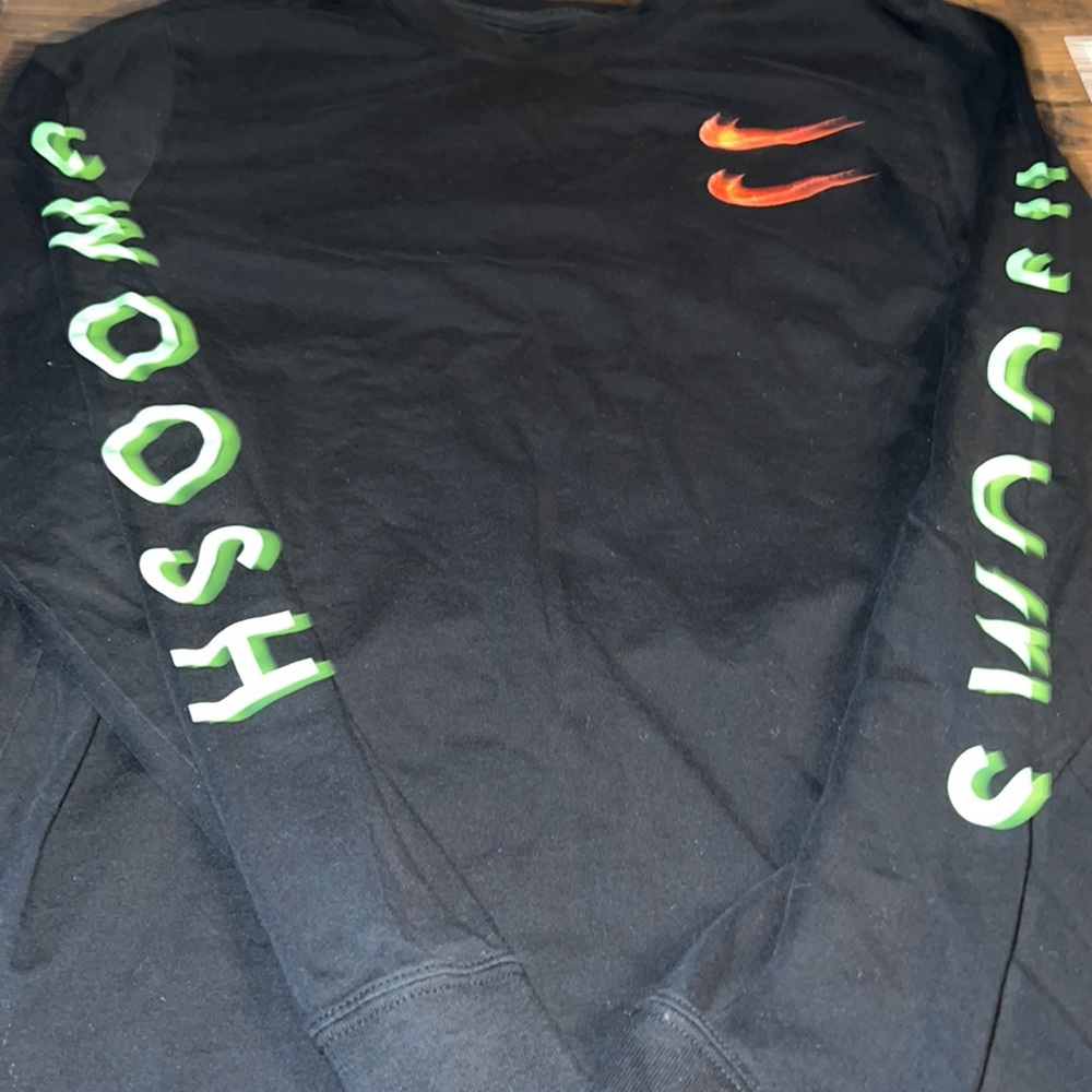 Mens small Nike swoosh long sleeve t